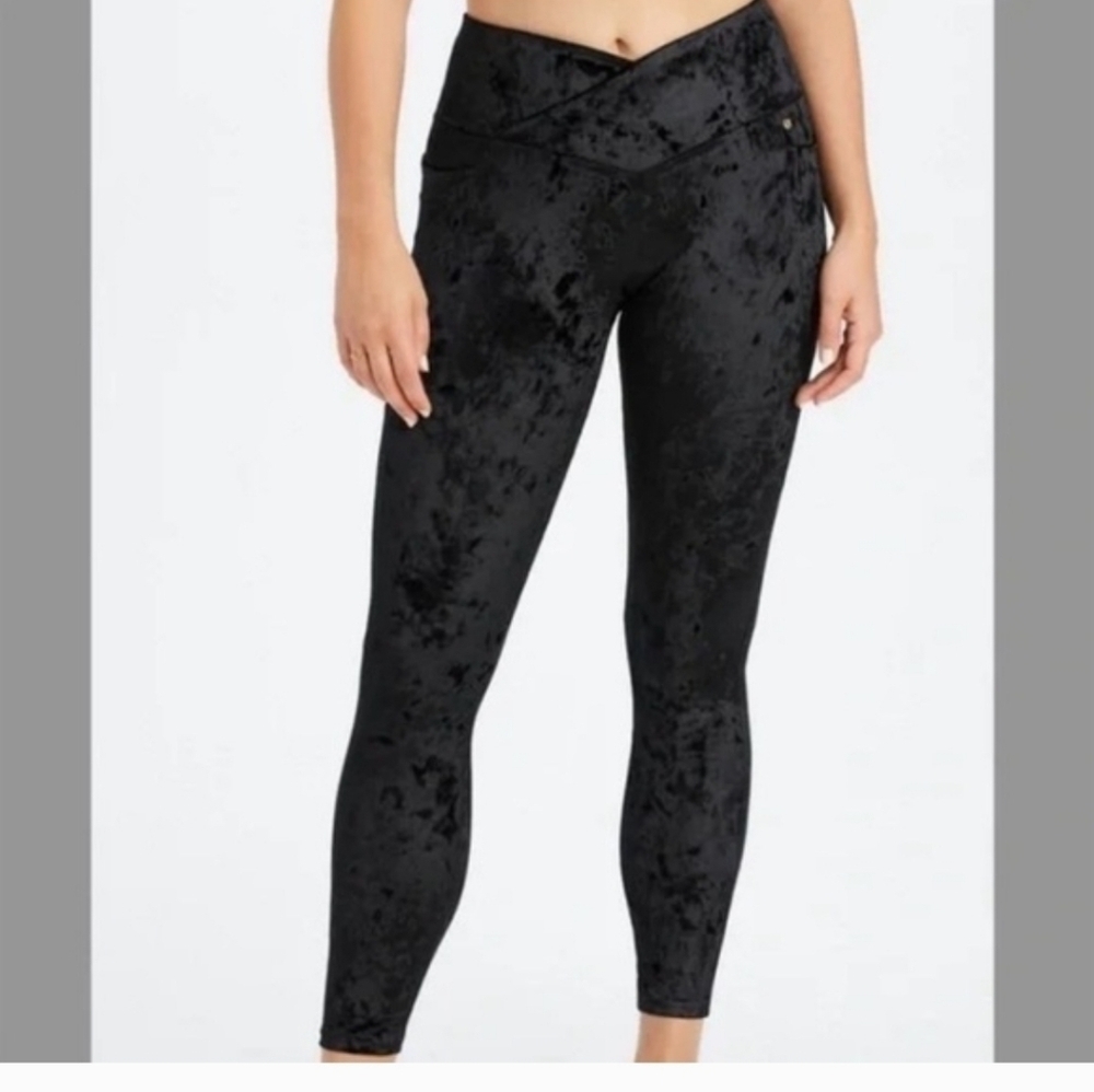 NWT Fabletics Black Velvet Crossover V Leggings
